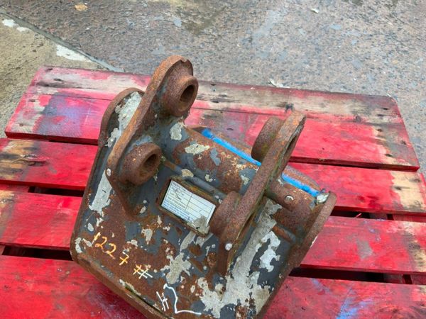 12" MINI DIGGER BUCKET......30mm PINS......1227/2 377215195