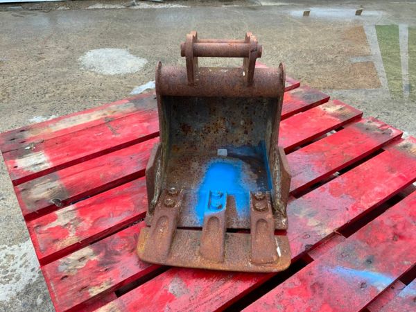 12" MINI DIGGER BUCKET....25mm PINS.......#CPH. 377215268