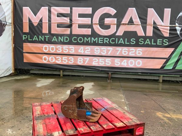 12" MINI DIGGER BUCKET....25mm PINS.......#CPH. 377215270