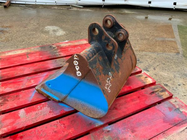 18" MINI DIGGER BUCKET....30mm PINS....1227/3. 377215206