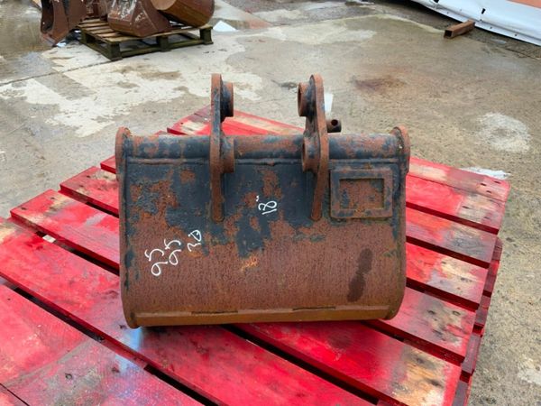 18" MINI DIGGER BUCKET....30mm PINS....1227/3. 377215207