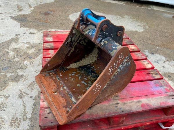 18" MINI DIGGER BUCKET.....30mm......KEEN. 377215217