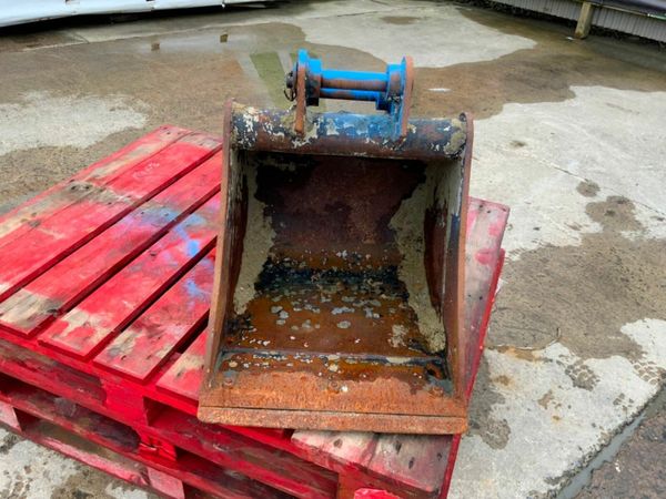 18" MINI DIGGER BUCKET.....30mm......KEEN. 377215218