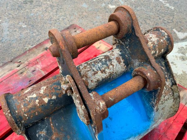 18" MINI DIGGER BUCKET....30mm PINS.....#140. 377215223