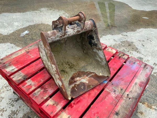 18" MINI DIGGER BUCKET....30mm PINS.....#140. 377215224