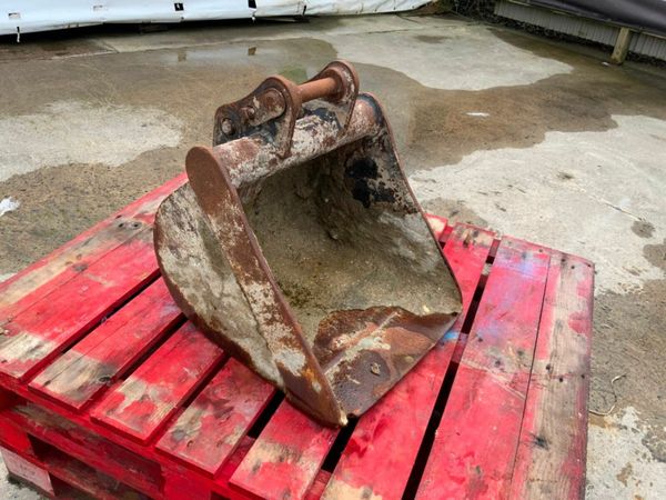 18" MINI DIGGER BUCKET....30mm PINS.....#140. 377215225
