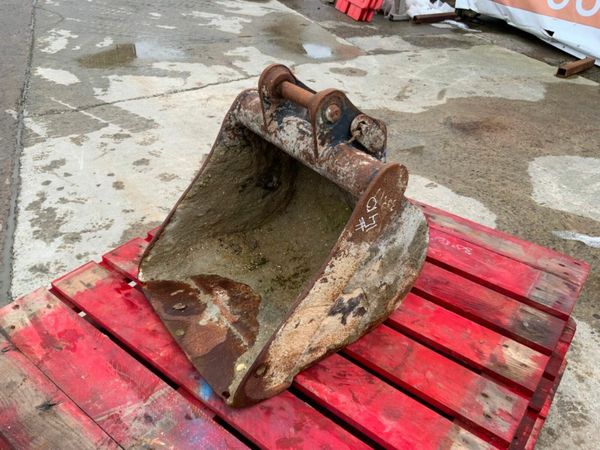 18" MINI DIGGER BUCKET....30mm PINS.....#140. 377215227