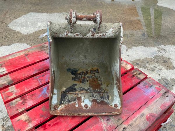 18" MINI DIGGER BUCKET....30mm PINS......18CPH. 377215233