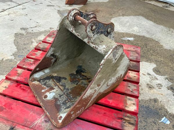 18" MINI DIGGER BUCKET....30mm PINS......18CPH. 377215234