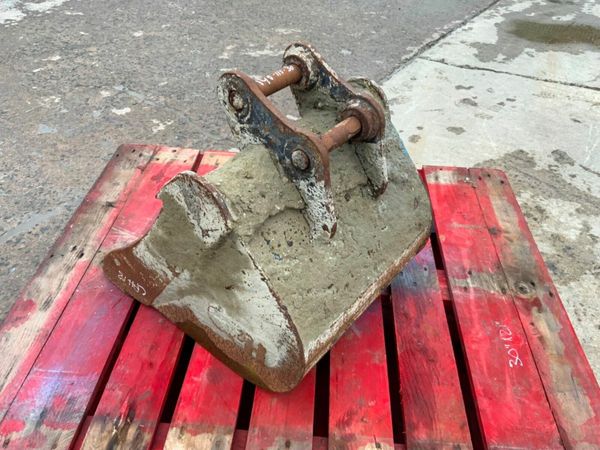 18" MINI DIGGER BUCKET....30mm PINS......18CPH. 377215236