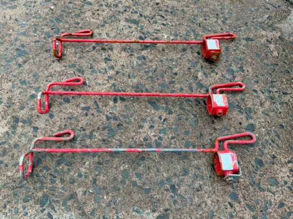 COMBI SAFE MESH BARRIER RETAINING CLAMPS. 377215459