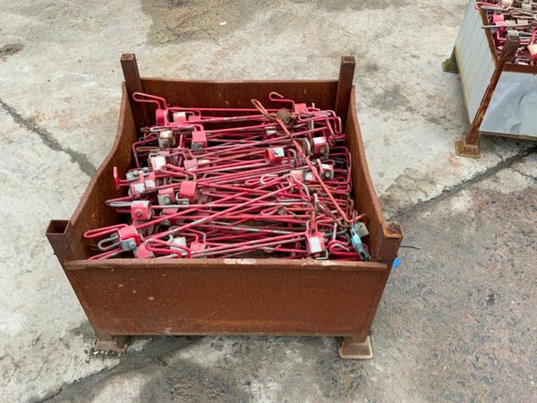 COMBI SAFE MESH BARRIER RETAINING CLAMPS. 377215462