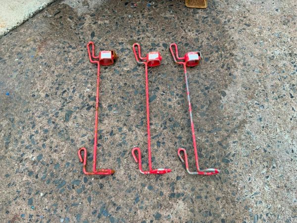 COMBI SAFE MESH BARRIER RETAINING CLAMPS. 377215466