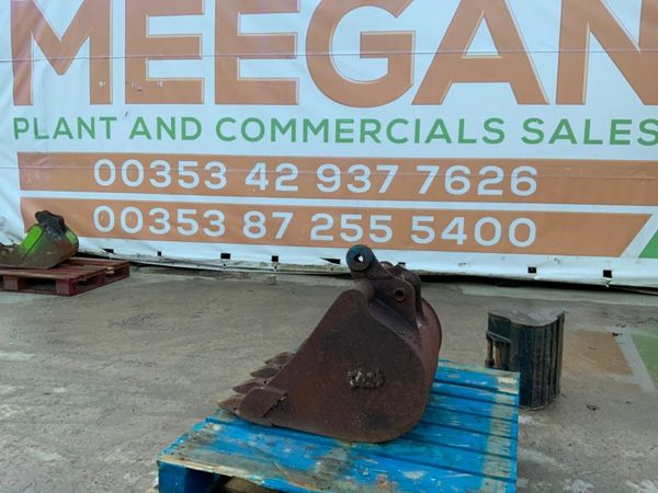 24" GEITH DIGGING BUCKET....30mm PINS...REPAIRS. 377215567