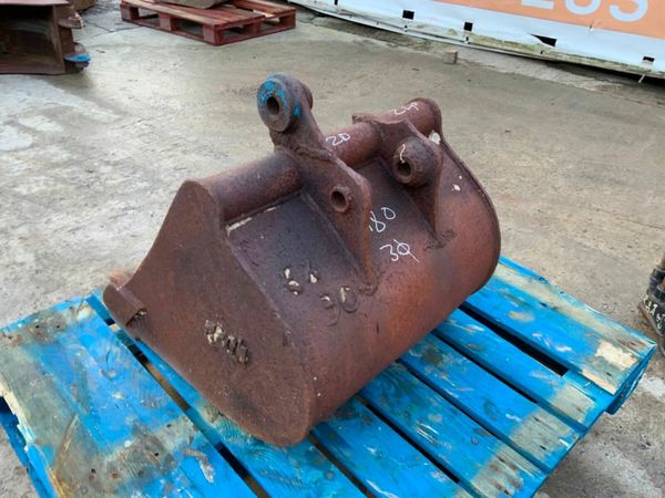 24" GEITH DIGGING BUCKET....30mm PINS...REPAIRS. 377215568