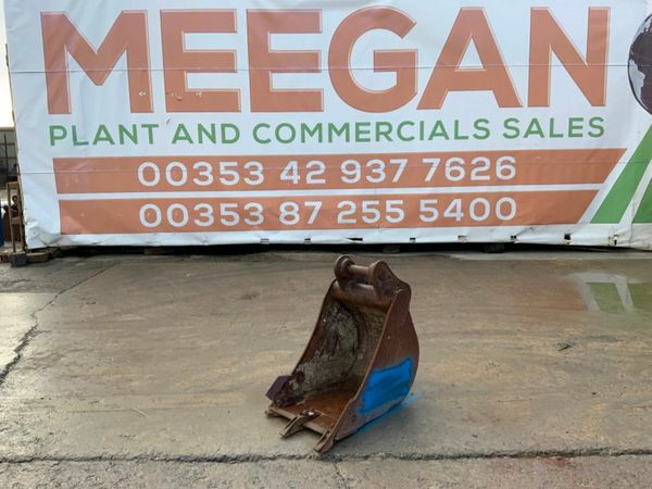 18" DIGGING BUCKET.......45mm PINS....1201. 377215576