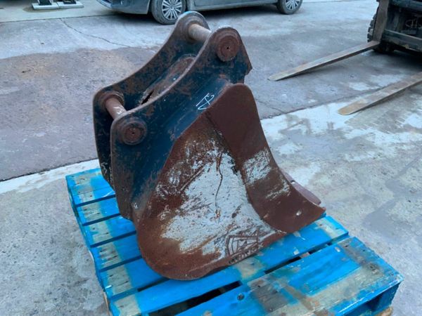 18" RHINOX DIGGING BUCKET......45mm PINS....30mh 377215598