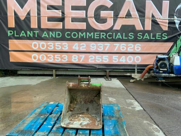 18" MINI DIGGER BUCKET......30mm PINS.........18CP 377215525