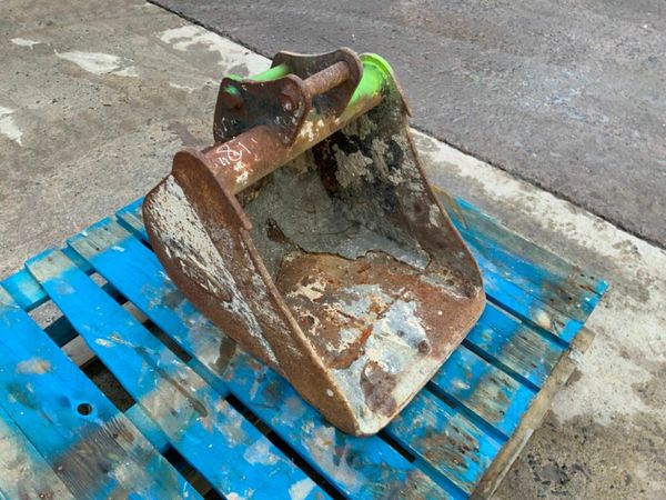 18" MINI DIGGER BUCKET......30mm PINS.........18CP 377215528