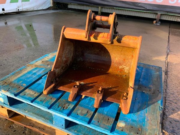 24" RHINOX DIGGING BUCKET......30mm PINS.....1206 377215660