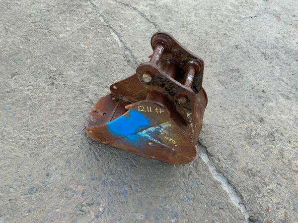 12" MINI DIGGER BUCKET........30mm PINS....1211. 377215684