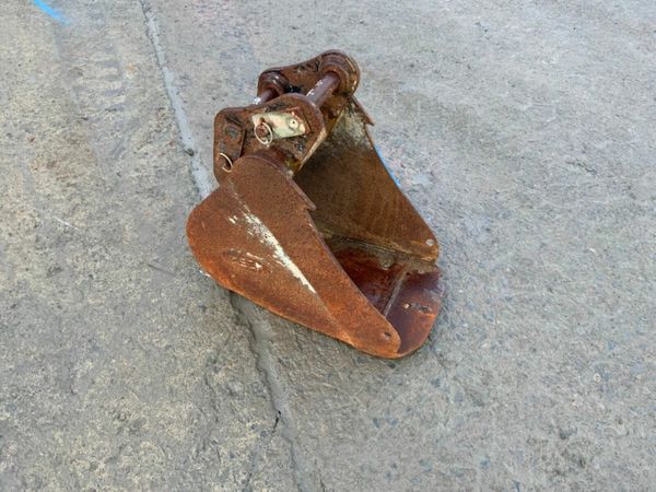 12" MINI DIGGER BUCKET........30mm PINS....1211. 377215687