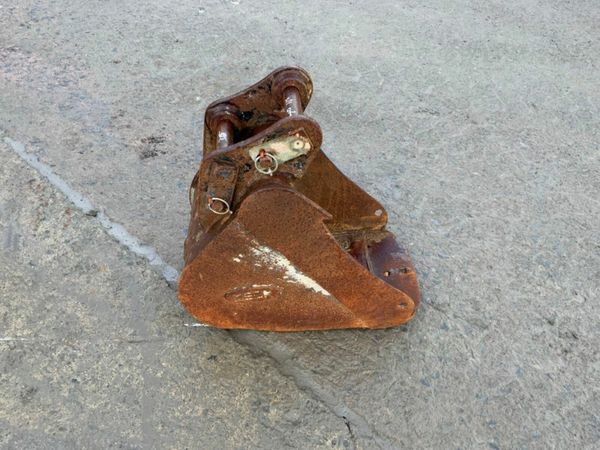 12" MINI DIGGER BUCKET........30mm PINS....1211. 377215688