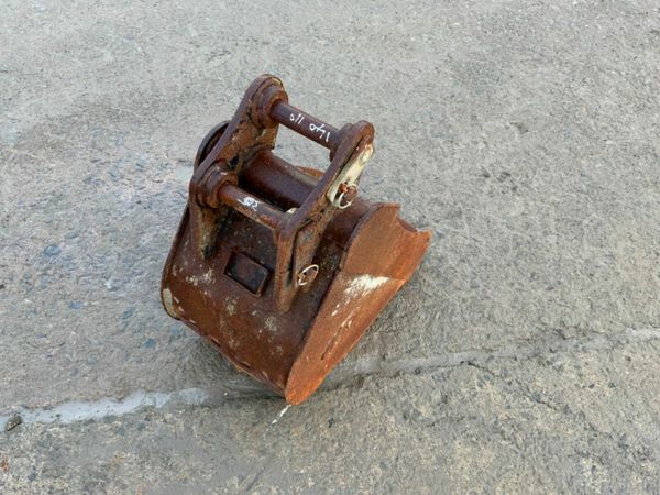 12" MINI DIGGER BUCKET........30mm PINS....1211. 377215689