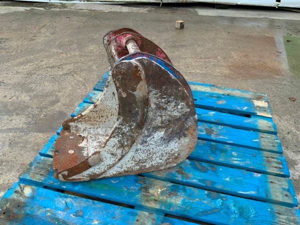 12" TAKEUCHI BUCKET....35mm PINS.......8 377215607