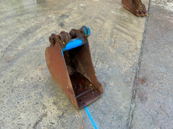 12" MINI DIGGER BUCKET....30mm PINS....180120. 377215723