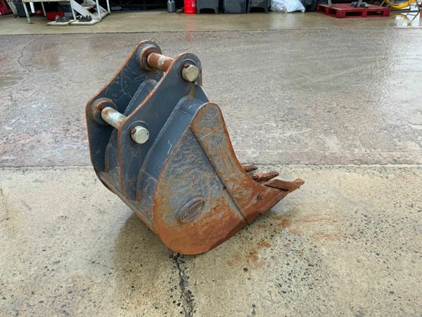 24" STRICKLAND BUCKET.....50mm PINS.....GAP24. 377215731