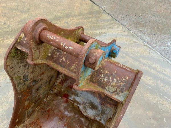 24" DIGGING BUCKET......45mm PINS.....502. 377215842