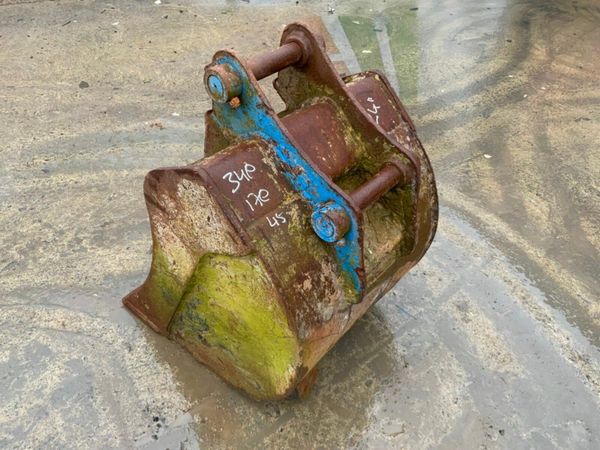 24" DIGGING BUCKET......45mm PINS.....502. 377215844