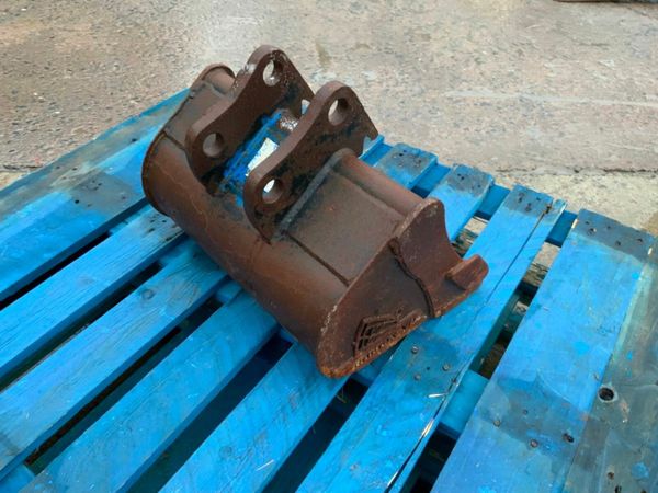 18" RHINOX GUMMY BUCKET....30mm PINS.....15. 377215847