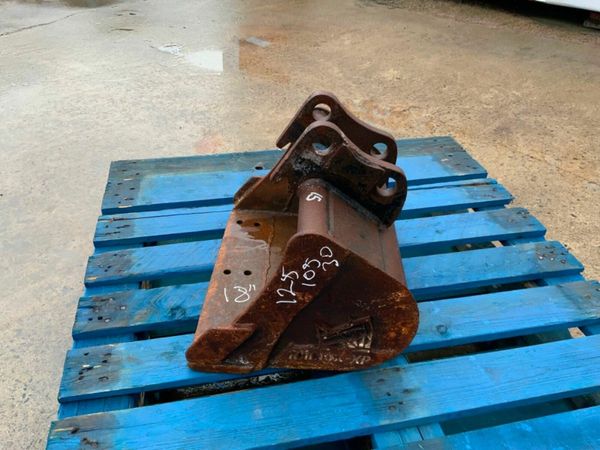 18" RHINOX GUMMY BUCKET....30mm PINS.....15. 377215853