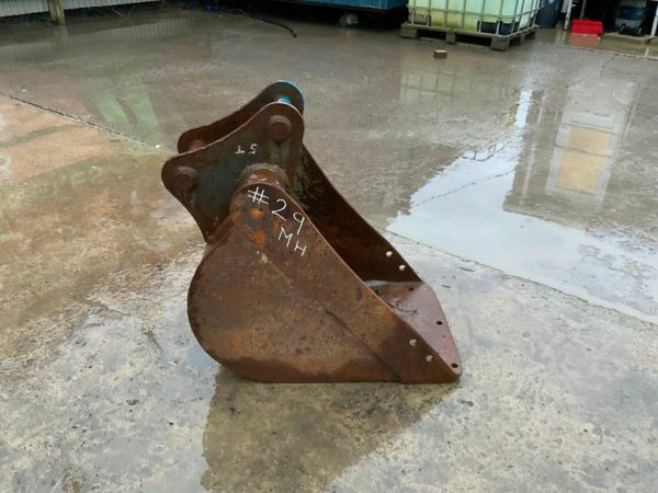 18" DIGGING BUCKET.........45mm PINS.........28mh. 377215813