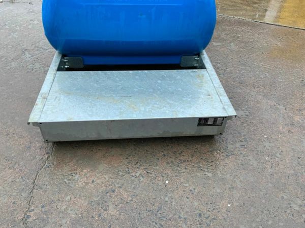 2000lt WESTERN water BOWSER.....GALV SKID......127 377215824