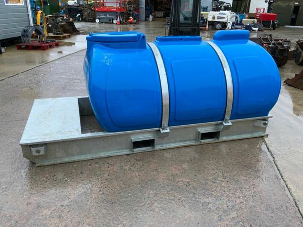 2000lt WESTERN water BOWSER.....GALV SKID......127 377215830