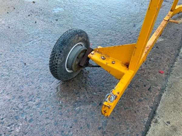 SINGLE AXLE BRAKED TRAILER ASSEMBLY. 377215973