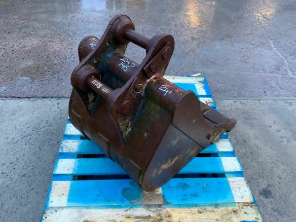 24" DIGGING BUCKET.....45mm PINS.....1198# 377215916