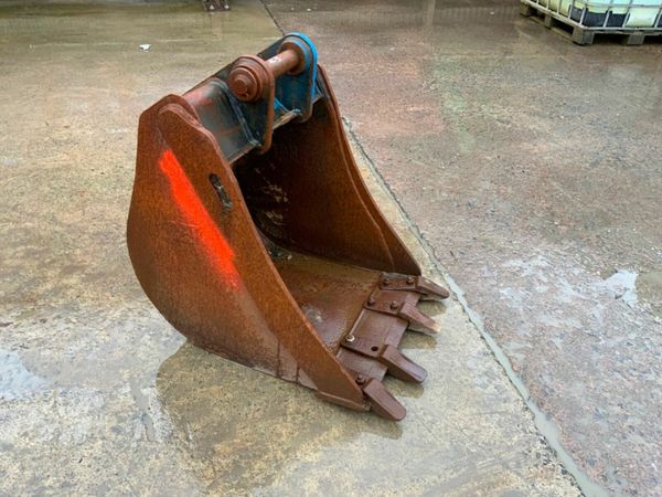 24" DIGGING BUCKET.......45mm PINS.....23mh. 377215921
