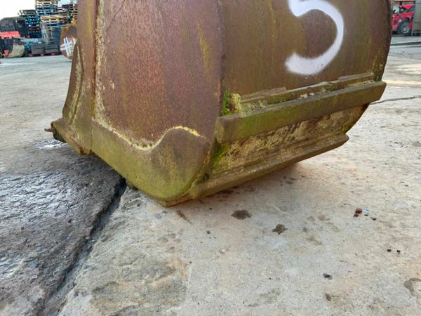 24" TOOTHED BUCKET....65mm PINS......#5/65.. 377215934