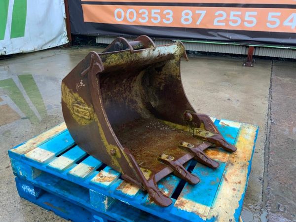 24" SCOOP BUCKET.......45mm PINS.....1202/24 377216044