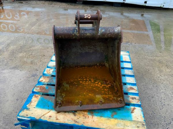 24" CPH  DIGGER BUCKET....45mm PINS.......24CPH. 377216053