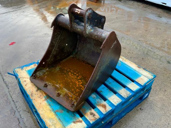 24" CPH  DIGGER BUCKET....45mm PINS.......24CPH. 377216054