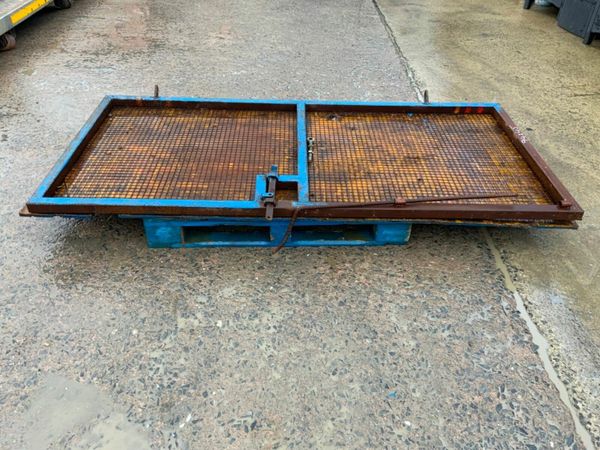 PEDESTRIAN ENTRY  YARD GATE.....94" x 45". 377216064