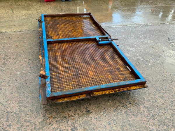 PEDESTRIAN ENTRY  YARD GATE.....94" x 45". 377216065