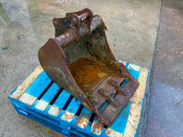 24" DIGGING BUCKET.....45mm PINS......1198/24. 377216085