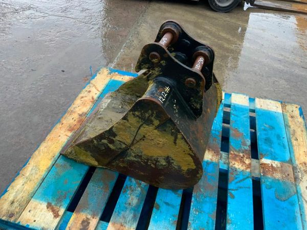 18" KEEN MINI DIGGER BUCKET....30mm PINS...1818.. 377216126