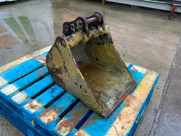 18" KEEN MINI DIGGER BUCKET....30mm PINS...1818.. 377216129